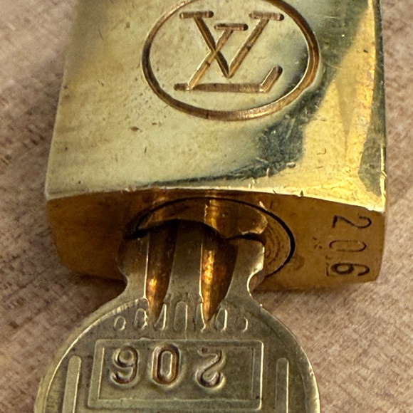 Louis Vuitton Lock and Key #206 - Picture 8 of 8